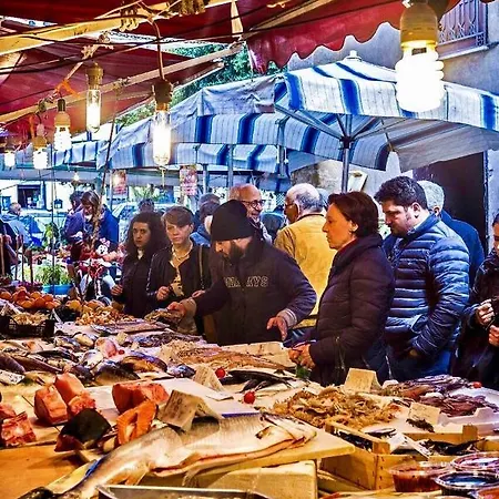 아파트 Attico Finocchiaro - Terrazza In Centro Wifi Free